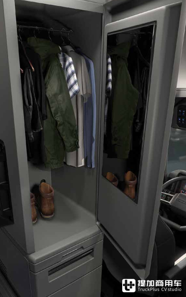 最豪华的美式生活舱之一，也是美国市场上最热销的8级重卡，马克Anthem卡车实拍 - 第22张