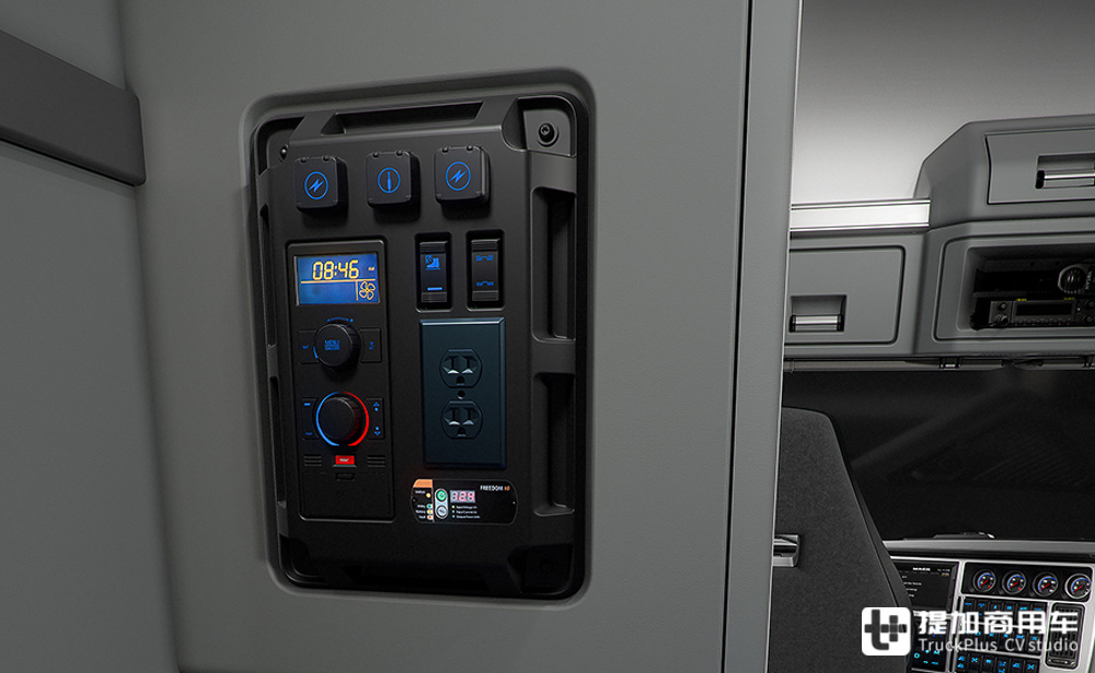 最豪华的美式生活舱之一，也是美国市场上最热销的8级重卡，马克Anthem卡车实拍 - 第24张