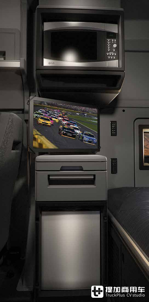 最豪华的美式生活舱之一，也是美国市场上最热销的8级重卡，马克Anthem卡车实拍 - 第25张