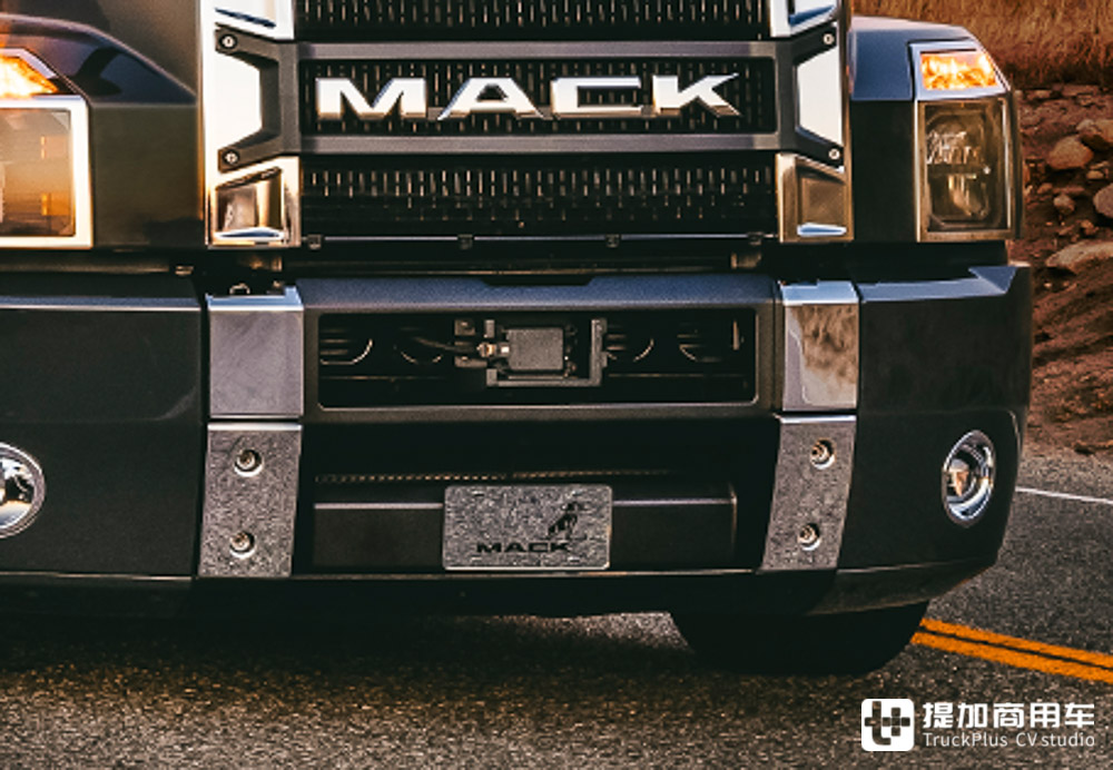 最豪华的美式生活舱之一，也是美国市场上最热销的8级重卡，马克Anthem卡车实拍 - 第3张