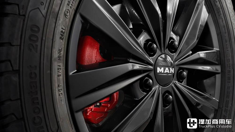 高端定制,厢货天花板来袭?曼恩最新推出的TGE Individual Lion S实拍 - 第7张 - 提加商用车网 高端定制,厢货天花板来袭?曼恩最新推出的TGE Individual Lion S实拍 - 第7张