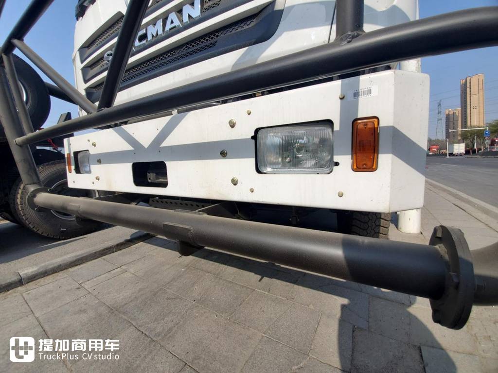 后八轮挂车可以折叠到主车上,陕汽德龙出口版重型木材运输车实拍 - 第11张 - 提加商用车网 后八轮挂车可以折叠到主车上,陕汽德龙出口版重型木材运输车实拍 - 第11张