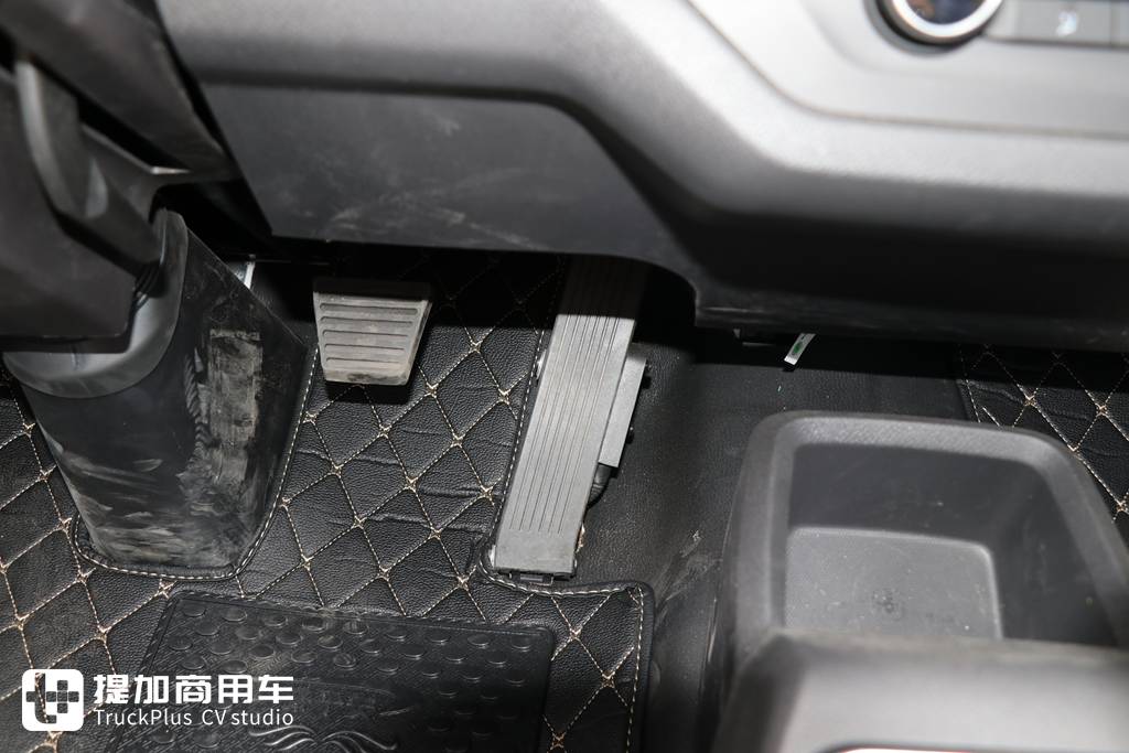 福田奥铃M卡实拍,作为一款高端定制小卡,这配置真能抓年轻人的心 - 第14张 - 提加商用车网 福田奥铃M卡实拍,作为一款高端定制小卡,这配置真能抓年轻人的心 - 第14张