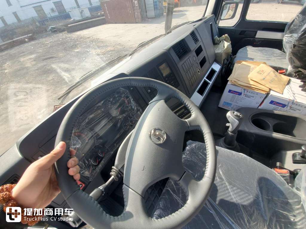 后八轮挂车可以折叠到主车上,陕汽德龙出口版重型木材运输车实拍 - 第16张 - 提加商用车网 后八轮挂车可以折叠到主车上,陕汽德龙出口版重型木材运输车实拍 - 第16张