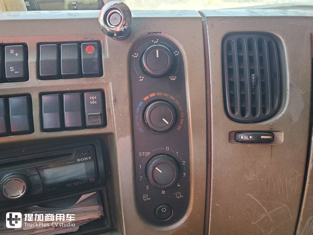 实拍退役的雷诺普雷米姆卡车,在国内跑了150多万公里,但知道它的人不多 - 第16张 - 提加商用车网 实拍退役的雷诺普雷米姆卡车,在国内跑了150多万公里,但知道它的人不多 - 第16张
