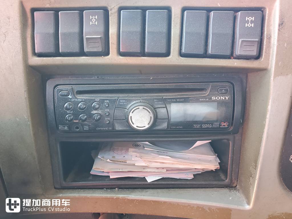 实拍退役的雷诺普雷米姆卡车,在国内跑了150多万公里,但知道它的人不多 - 第17张 - 提加商用车网 实拍退役的雷诺普雷米姆卡车,在国内跑了150多万公里,但知道它的人不多 - 第17张