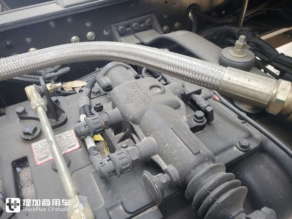 后八轮挂车可以折叠到主车上,陕汽德龙出口版重型木材运输车实拍 - 第18张 - 提加商用车网 后八轮挂车可以折叠到主车上,陕汽德龙出口版重型木材运输车实拍 - 第18张