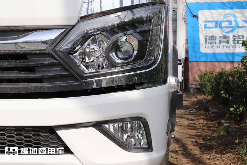 福田奥铃M卡实拍,作为一款高端定制小卡,这配置真能抓年轻人的心 - 第5张 - 提加商用车网 福田奥铃M卡实拍,作为一款高端定制小卡,这配置真能抓年轻人的心 - 第5张