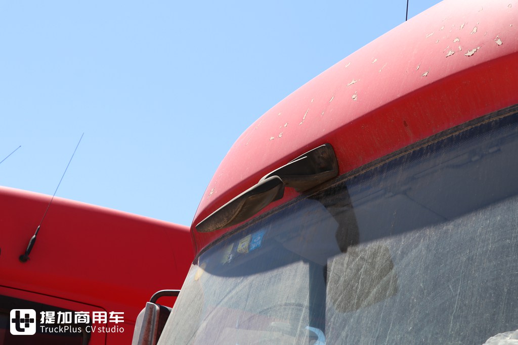 实拍退役的雷诺普雷米姆卡车,在国内跑了150多万公里,但知道它的人不多 - 第5张 - 提加商用车网 实拍退役的雷诺普雷米姆卡车,在国内跑了150多万公里,但知道它的人不多 - 第5张