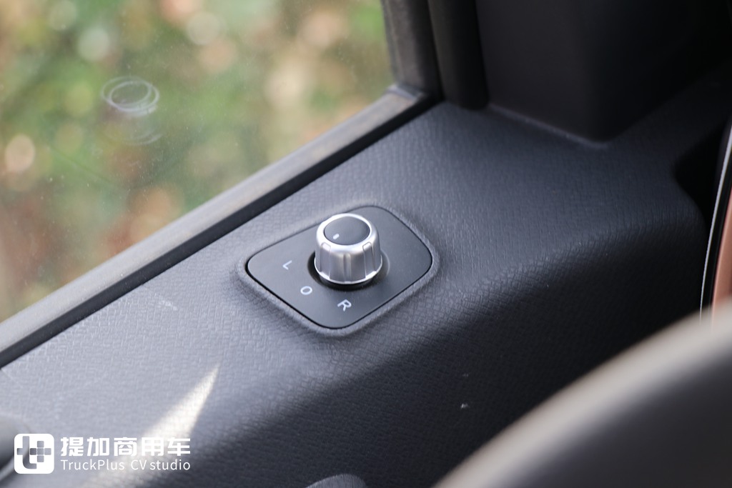 福田奥铃M卡实拍,作为一款高端定制小卡,这配置真能抓年轻人的心 - 第7张 - 提加商用车网 福田奥铃M卡实拍,作为一款高端定制小卡,这配置真能抓年轻人的心 - 第7张