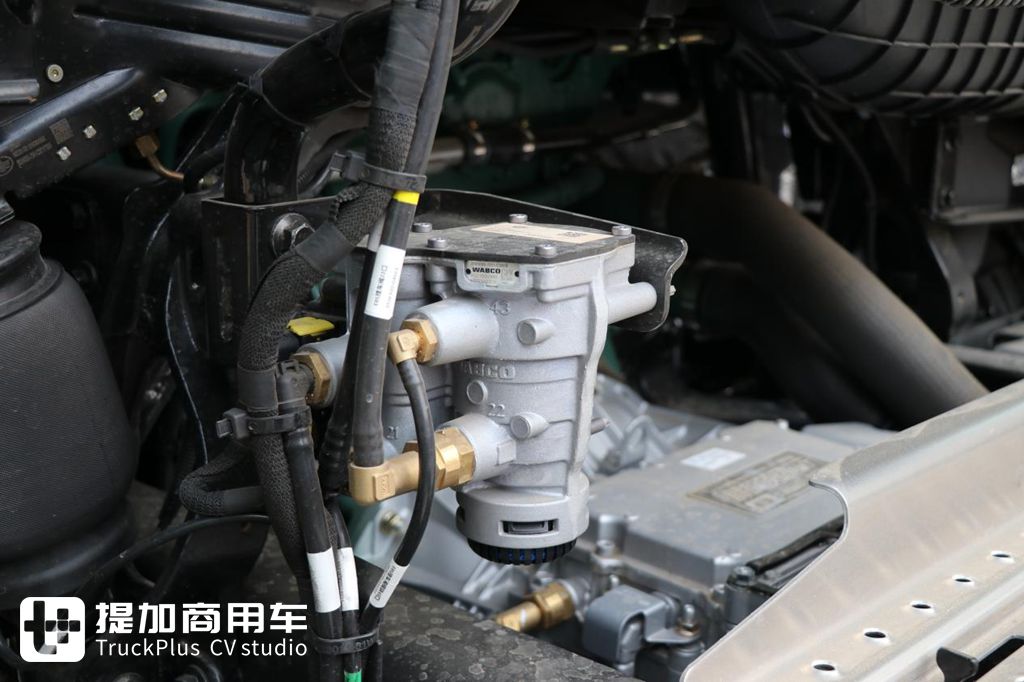 最高660马力,解放新款15升排量发动机加入,再带您看看解放鹰途牵引车的底盘配置 - 第9张 - 提加商用车网 最高660马力,解放新款15升排量发动机加入,再带您看看解放鹰途牵引车的底盘配置 - 第9张