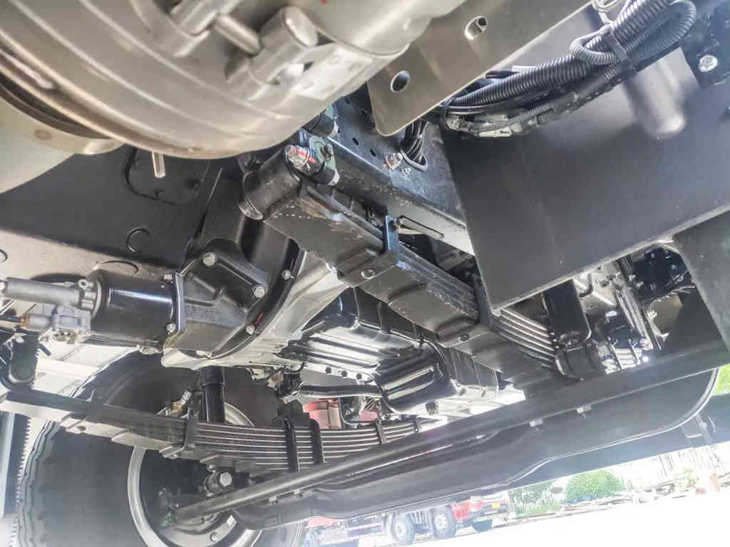 江淮格尔发K5W 8×4挖掘机运输车相当“挖”塞! - 第4张 - 提加商用车网 江淮格尔发K5W 8×4挖掘机运输车相当“挖”塞! - 第4张