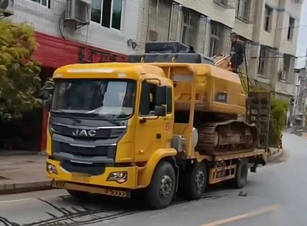 基建加速度,运输首选格尔发挖掘机运输车! - 第3张 - 提加商用车网 基建加速度,运输首选格尔发挖掘机运输车! - 第3张