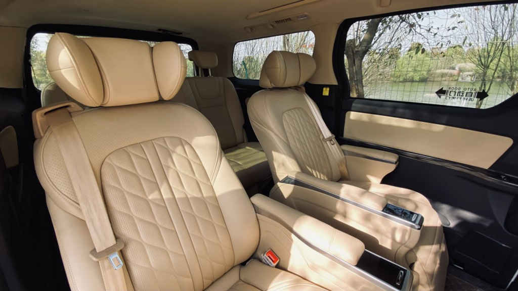 瑞风L6 MAX VS 大通G20 PLUS,谁将成为全场景商务出行首选? - 第7张 - 提加商用车网 瑞风L6 MAX VS 大通G20 PLUS,谁将成为全场景商务出行首选? - 第7张