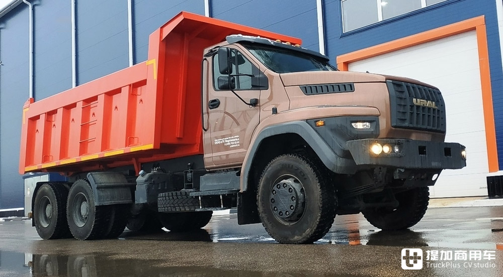 正统毛子卡车，乌拉尔6x4自卸车实拍