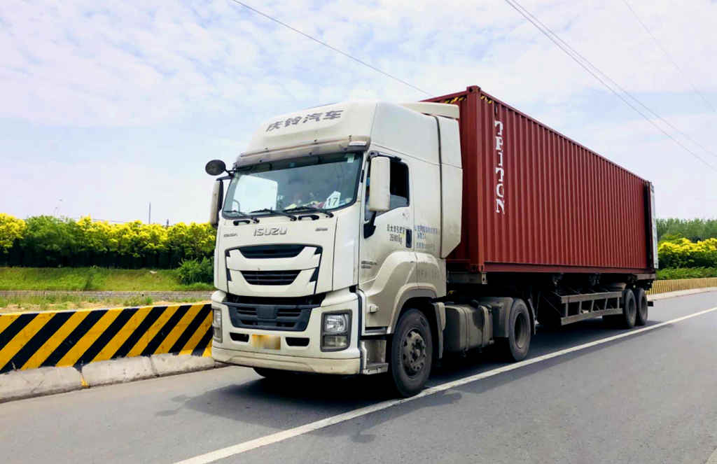 跑国道油耗不超28升！庆铃五十铃巨咖重卡真的很省油