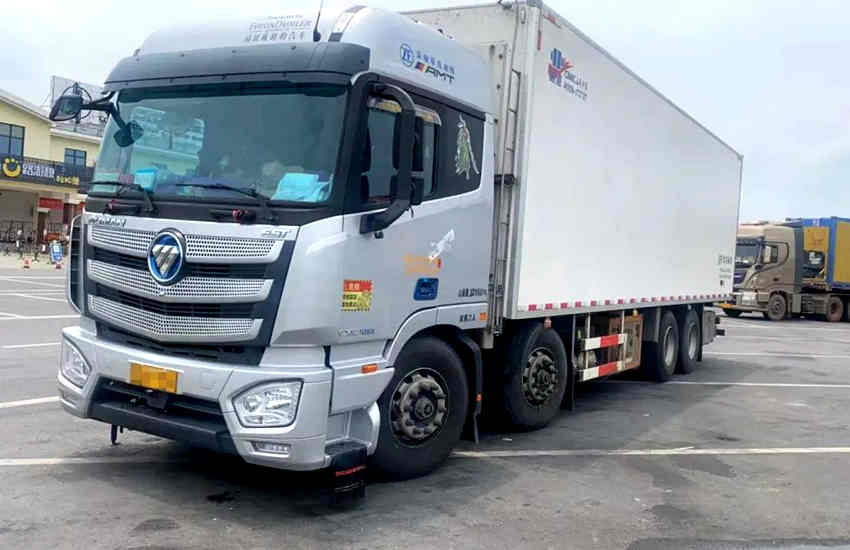 卡友王亮亮：半路出家，欧曼国六自动挡重卡让我的冷藏运输得心应手！