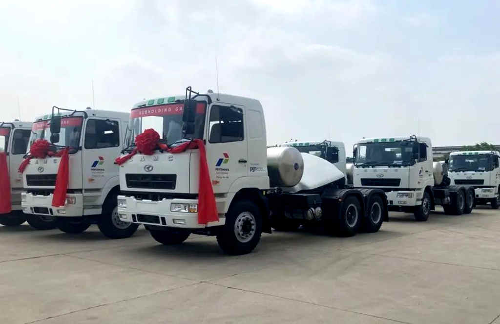 高效能、更环保！首批15台华菱LNG牵引车发往印度尼西亚市场