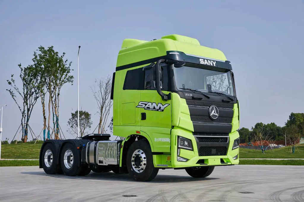 三一首款旗舰重卡 | 江山·信585正式发布，霸气登场！