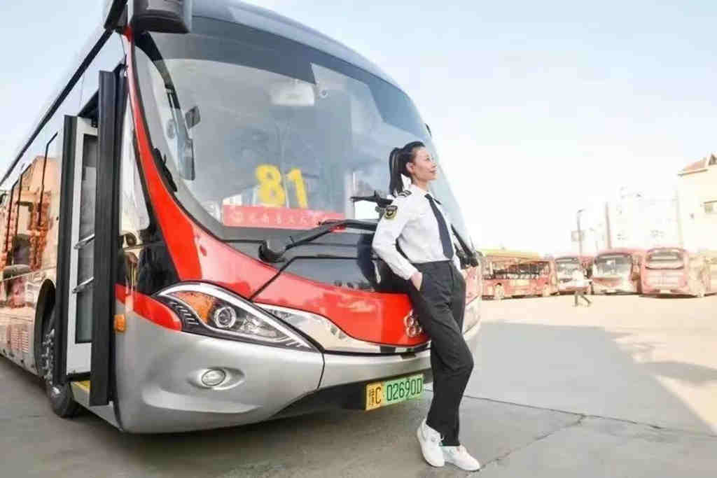 在格力钛铛铛车上,有这样一个“她”正发光…… - 第1张 - 提加商用车网 在格力钛铛铛车上,有这样一个“她”正发光…… - 第1张