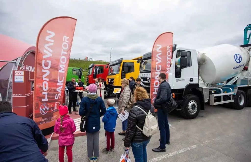 海外圈粉!上汽红岩亮相俄罗斯BAUMA展 - 第2张 - 提加商用车网 海外圈粉!上汽红岩亮相俄罗斯BAUMA展 - 第2张