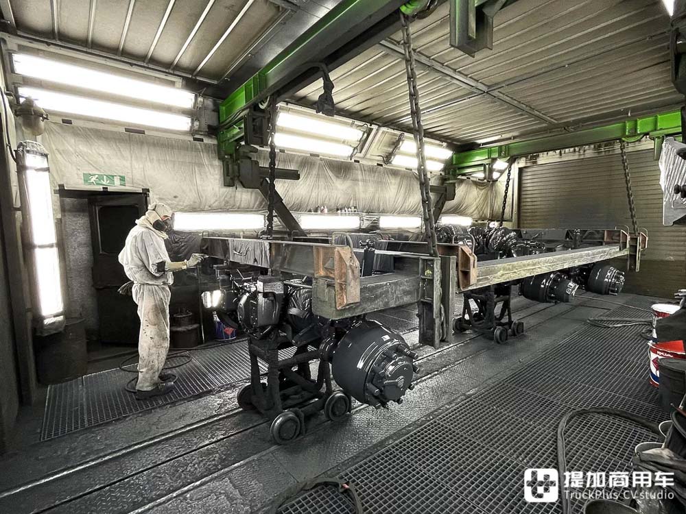 走进太脱拉工厂,带你看卡车越野之王是如何诞生的 - 第10张 - 提加商用车网 走进太脱拉工厂,带你看卡车越野之王是如何诞生的 - 第10张