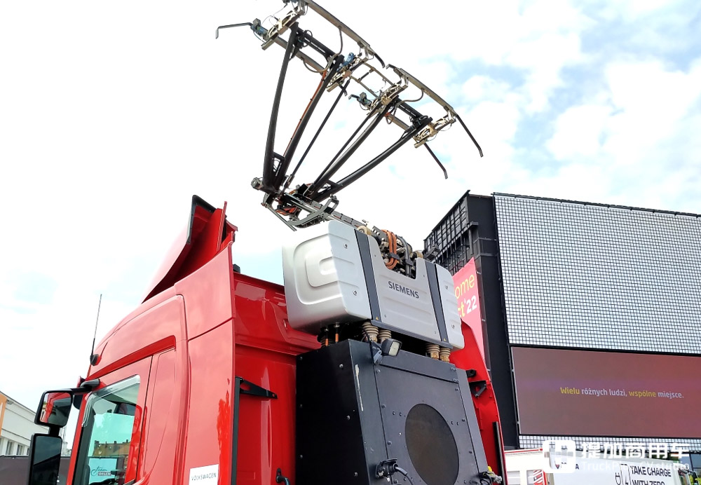 带受电弓的卡车你见过吗？斯堪尼亚R450 Hybrid实拍 - 第11张