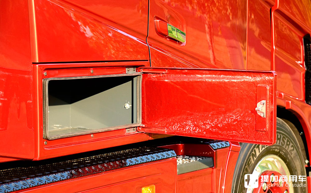 全球首台!用最新款沃尔沃FH16改装来的长头卡车正式发布! - 第15张 - 提加商用车网 全球首台!用最新款沃尔沃FH16改装来的长头卡车正式发布! - 第15张