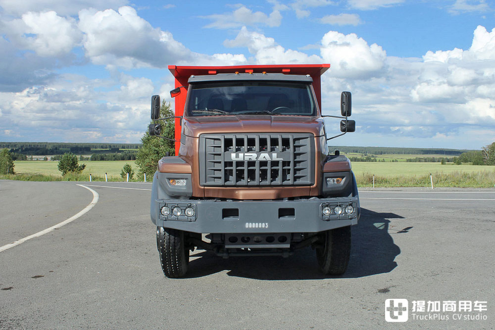 正统毛子卡车,乌拉尔6x4自卸车实拍 - 第3张 - 提加商用车网 正统毛子卡车,乌拉尔6x4自卸车实拍 - 第3张