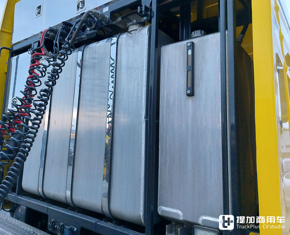 8x4驱动可牵引百吨,带您看一台最新款曼恩TGX大件牵引车 - 第11张 - 提加商用车网 8x4驱动可牵引百吨,带您看一台最新款曼恩TGX大件牵引车 - 第11张