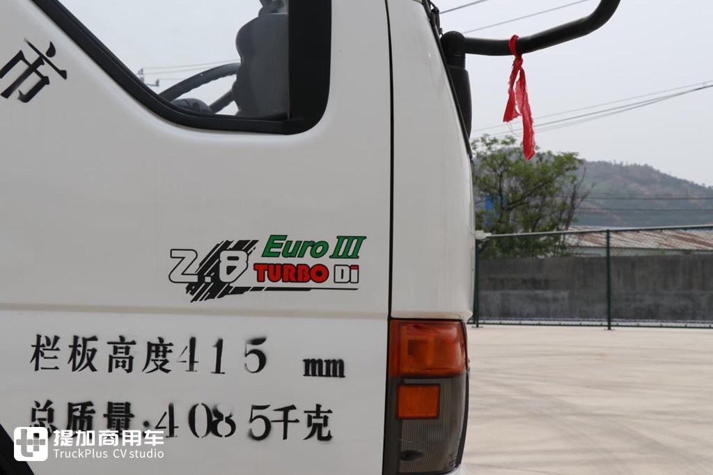 它曾是叱咤国内的第一轻卡,实拍五十铃黄金100,再带你看看它的经典所在 - 第12张 - 提加商用车网 它曾是叱咤国内的第一轻卡,实拍五十铃黄金100,再带你看看它的经典所在 - 第12张