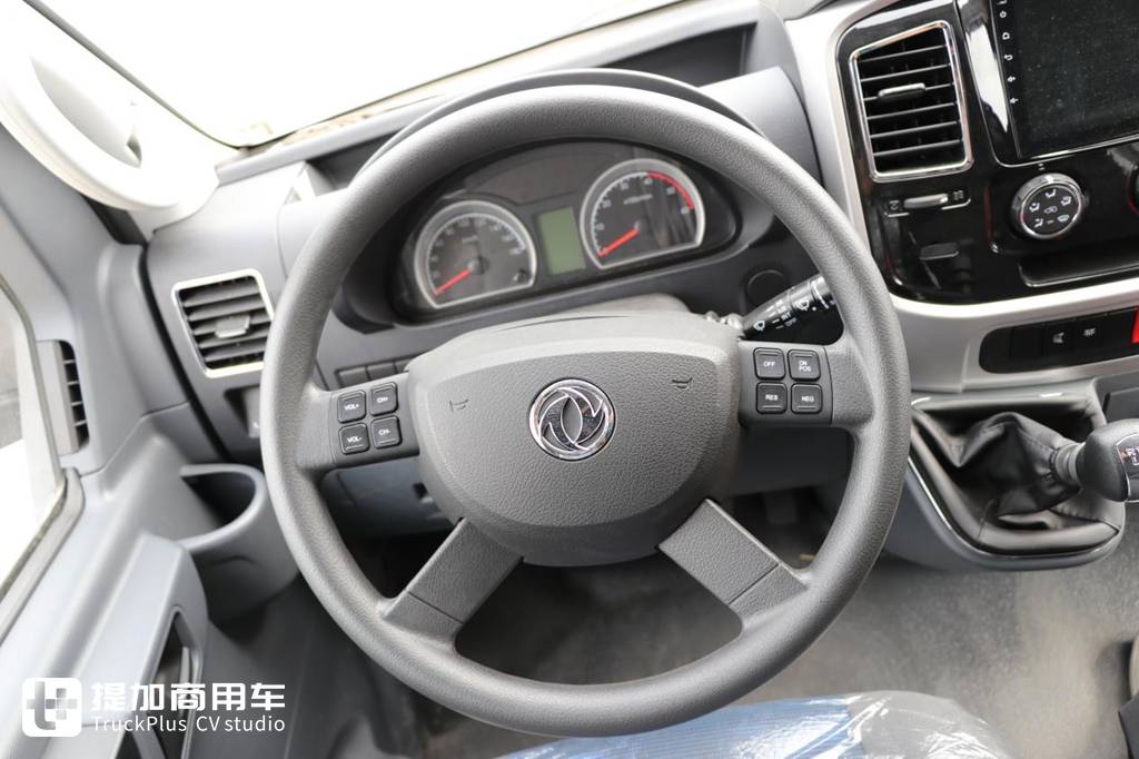 城市物流配送好帮手 东风御风V9轻客实拍评测 - 第12张 - 提加商用车网 城市物流配送好帮手 东风御风V9轻客实拍评测 - 第12张