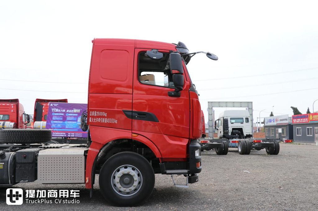 低顶平地板驾驶室,潍柴13L发动机更给力,豪沃TH7犇赢版砂石料牵引车实拍 - 第13张 - 提加商用车网 低顶平地板驾驶室,潍柴13L发动机更给力,豪沃TH7犇赢版砂石料牵引车实拍 - 第13张