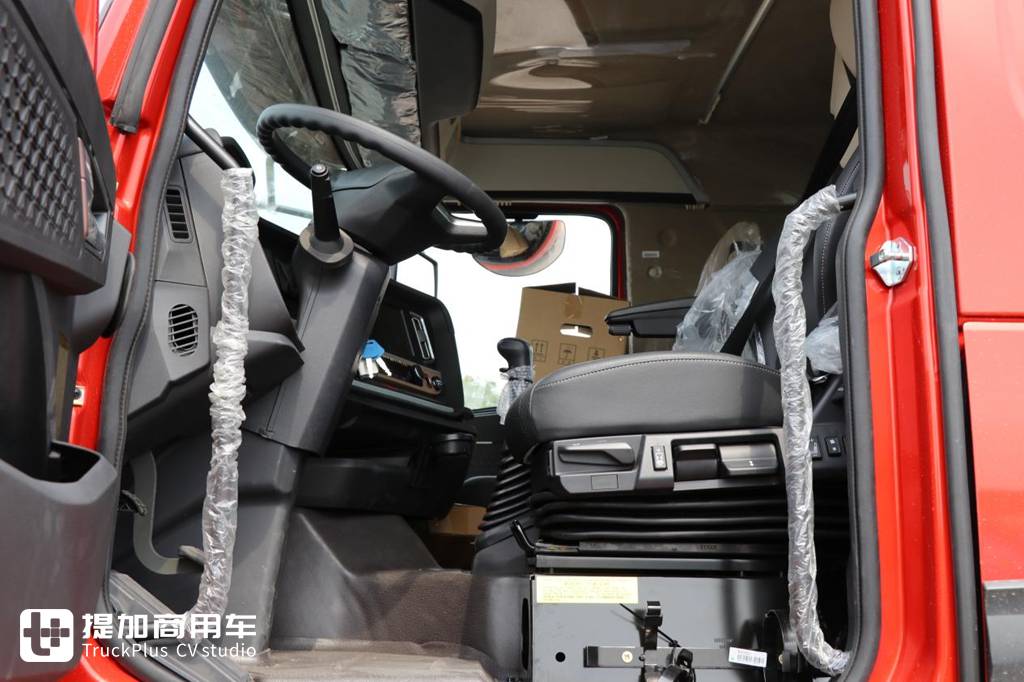 低顶平地板驾驶室,潍柴13L发动机更给力,豪沃TH7犇赢版砂石料牵引车实拍 - 第17张 - 提加商用车网 低顶平地板驾驶室,潍柴13L发动机更给力,豪沃TH7犇赢版砂石料牵引车实拍 - 第17张