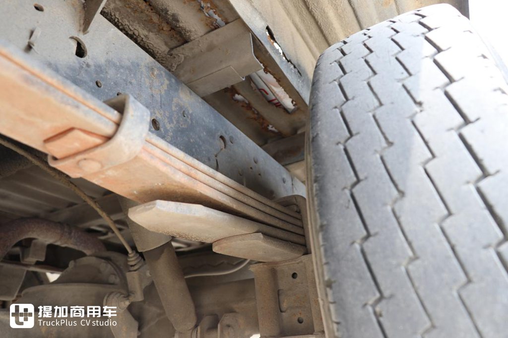 它曾是叱咤国内的第一轻卡,实拍五十铃黄金100,再带你看看它的经典所在 - 第18张 - 提加商用车网 它曾是叱咤国内的第一轻卡,实拍五十铃黄金100,再带你看看它的经典所在 - 第18张