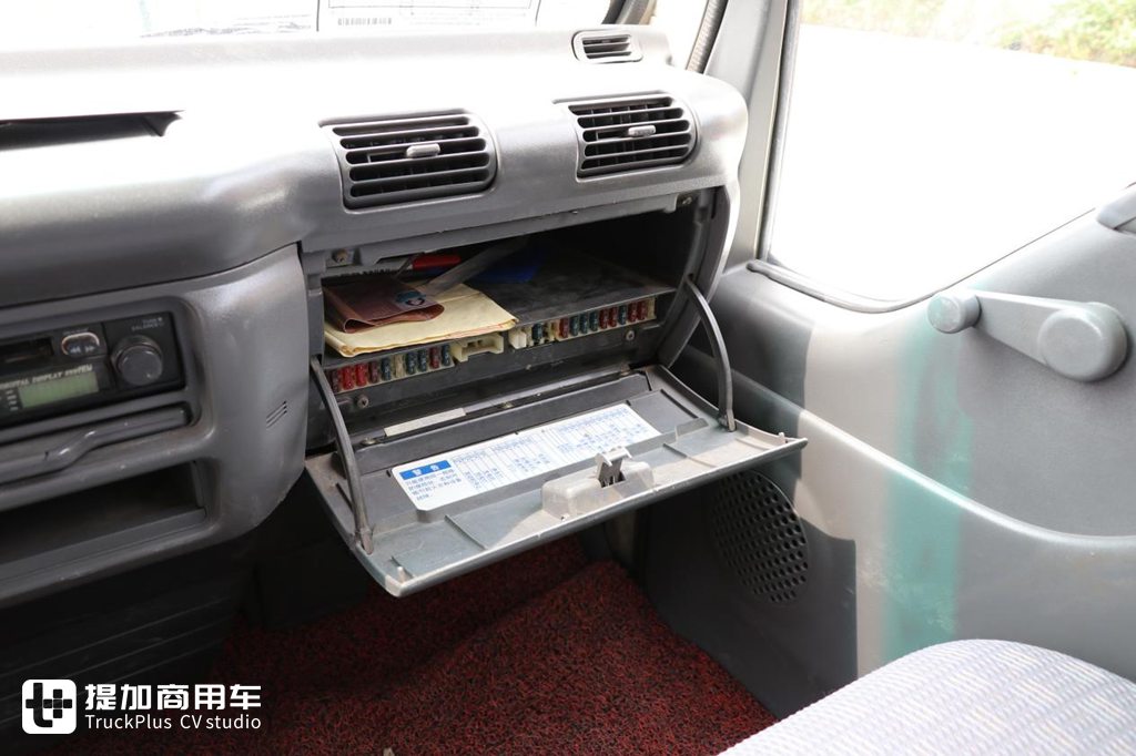 它曾是叱咤国内的第一轻卡,实拍五十铃黄金100,再带你看看它的经典所在 - 第24张 - 提加商用车网 它曾是叱咤国内的第一轻卡,实拍五十铃黄金100,再带你看看它的经典所在 - 第24张