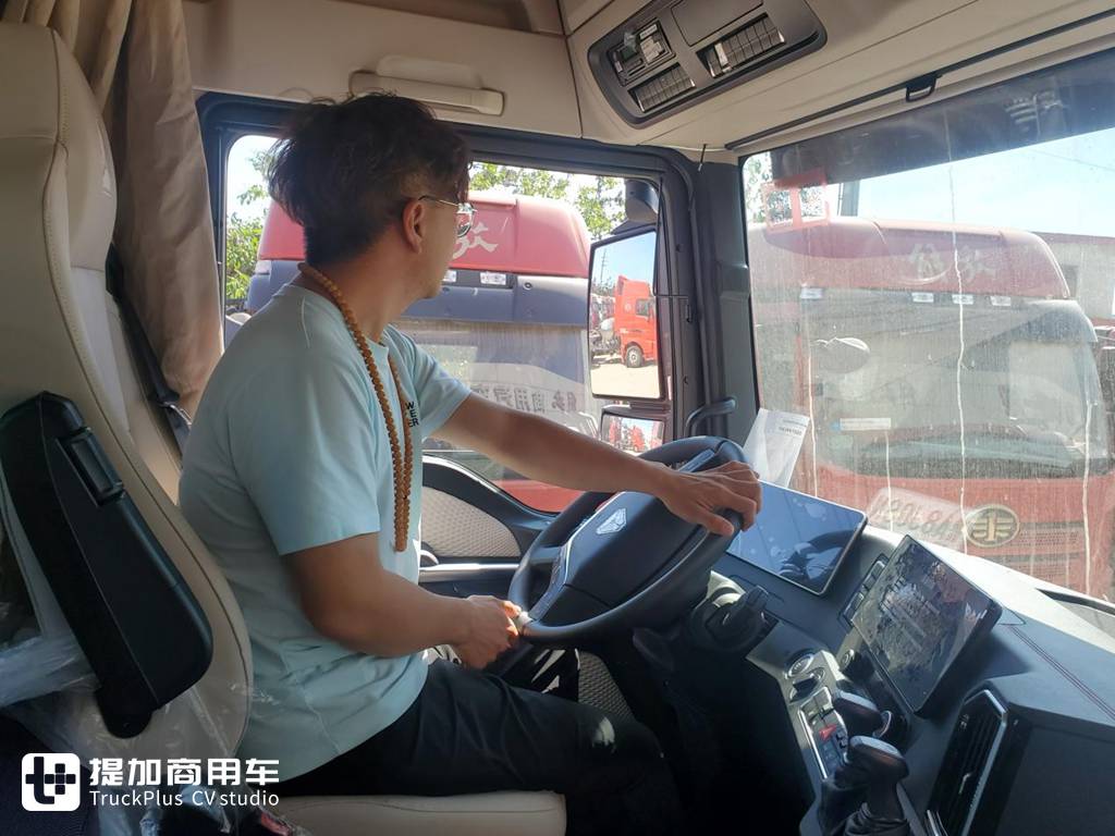 开卡车,座椅就选伊思灵,这位年轻卡车发烧友为何这样说? - 第3张 - 提加商用车网 开卡车,座椅就选伊思灵,这位年轻卡车发烧友为何这样说? - 第3张