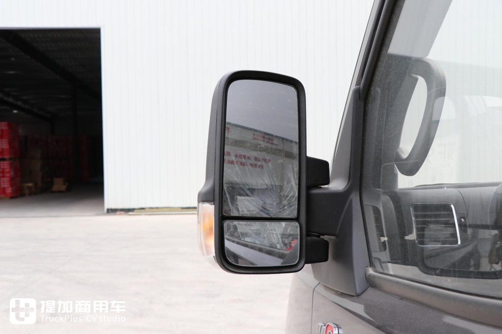 城市物流配送好帮手 东风御风V9轻客实拍评测 - 第6张 - 提加商用车网 城市物流配送好帮手 东风御风V9轻客实拍评测 - 第6张