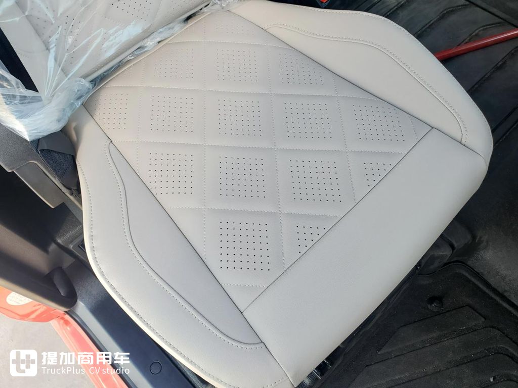 开卡车,座椅就选伊思灵,这位年轻卡车发烧友为何这样说? - 第7张 - 提加商用车网 开卡车,座椅就选伊思灵,这位年轻卡车发烧友为何这样说? - 第7张