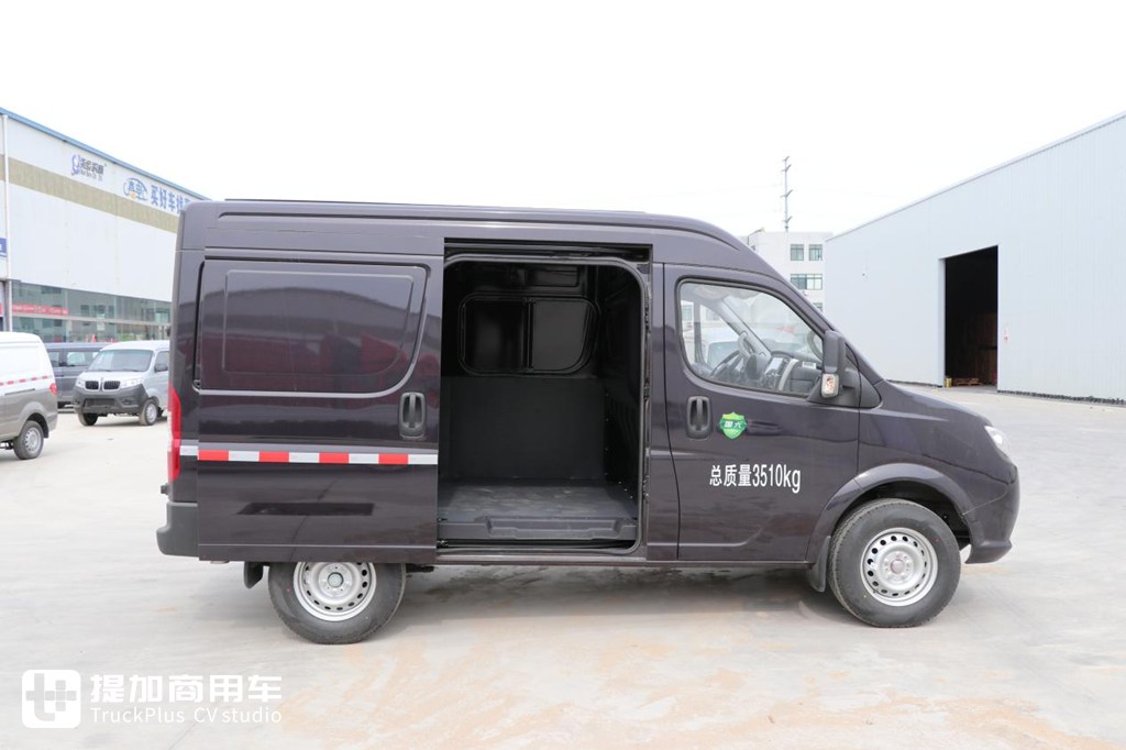城市物流配送好帮手 东风御风V9轻客实拍评测 - 第9张 - 提加商用车网 城市物流配送好帮手 东风御风V9轻客实拍评测 - 第9张