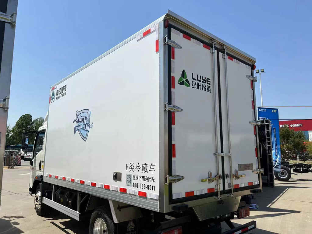 双豹出击,谁与争锋——评HOWO雪豹冷藏车 - 第4张 - 提加商用车网 双豹出击,谁与争锋——评HOWO雪豹冷藏车 - 第4张