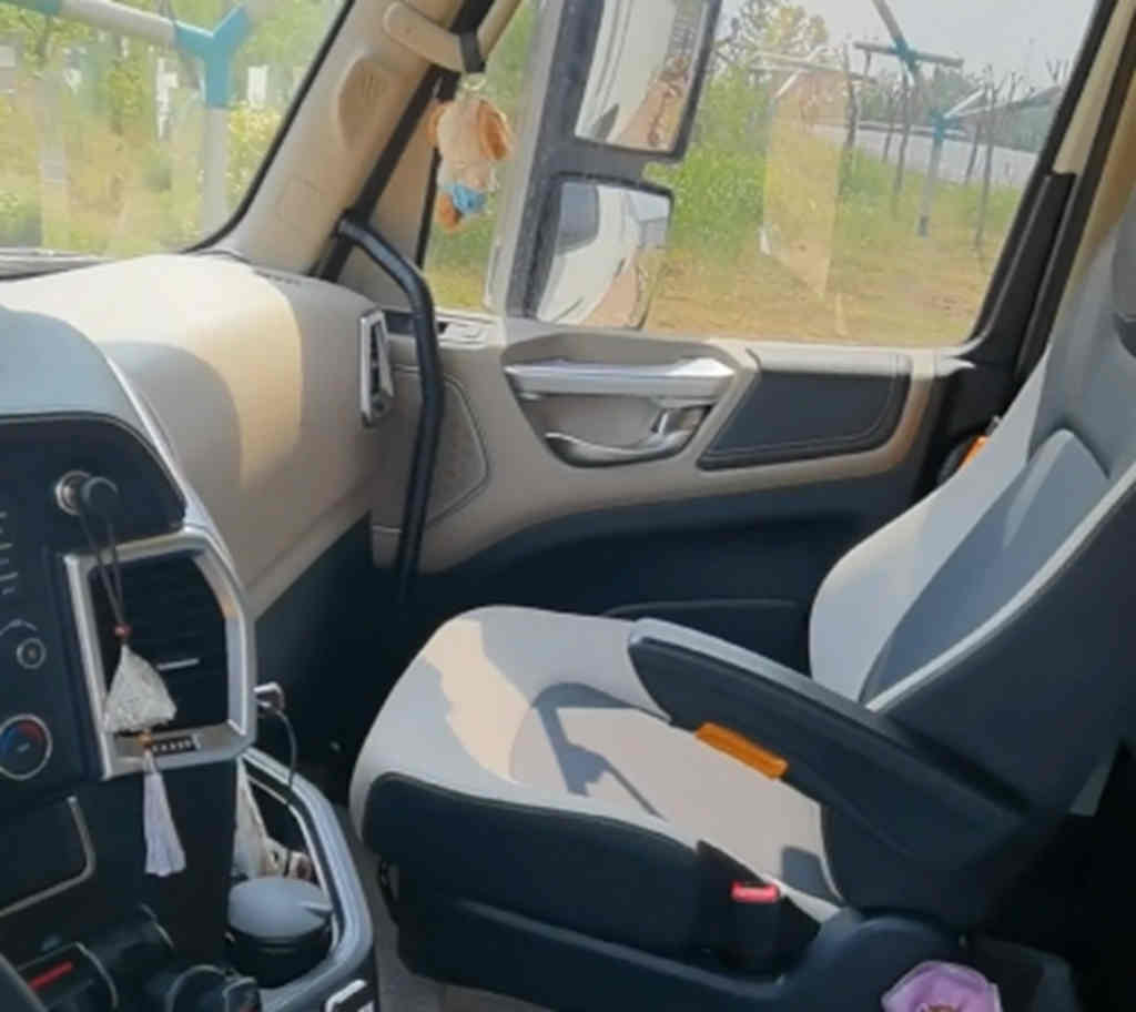 邂逅初夏好时光 , 重卡房车V7带你体验不一样的卡车生活! - 第5张 - 提加商用车网 邂逅初夏好时光 , 重卡房车V7带你体验不一样的卡车生活! - 第5张