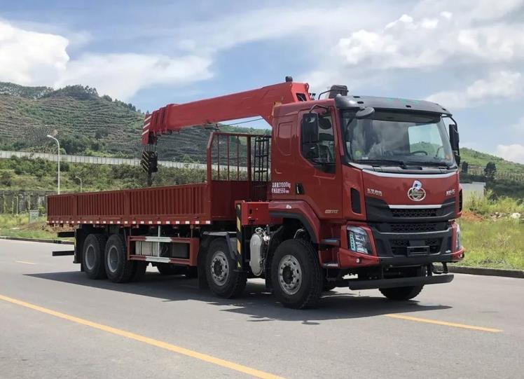 乘龙好车 | 乘龙H5 8×4随车吊,卡友吊运起重的好帮手~ - 第1张 - 提加商用车网 乘龙好车 | 乘龙H5 8×4随车吊,卡友吊运起重的好帮手~ - 第1张