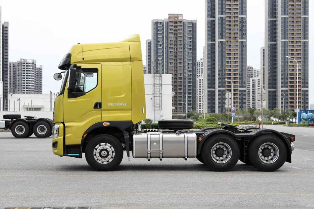 乘龙H7智享版，物流优选“油耗超省，自重优秀”