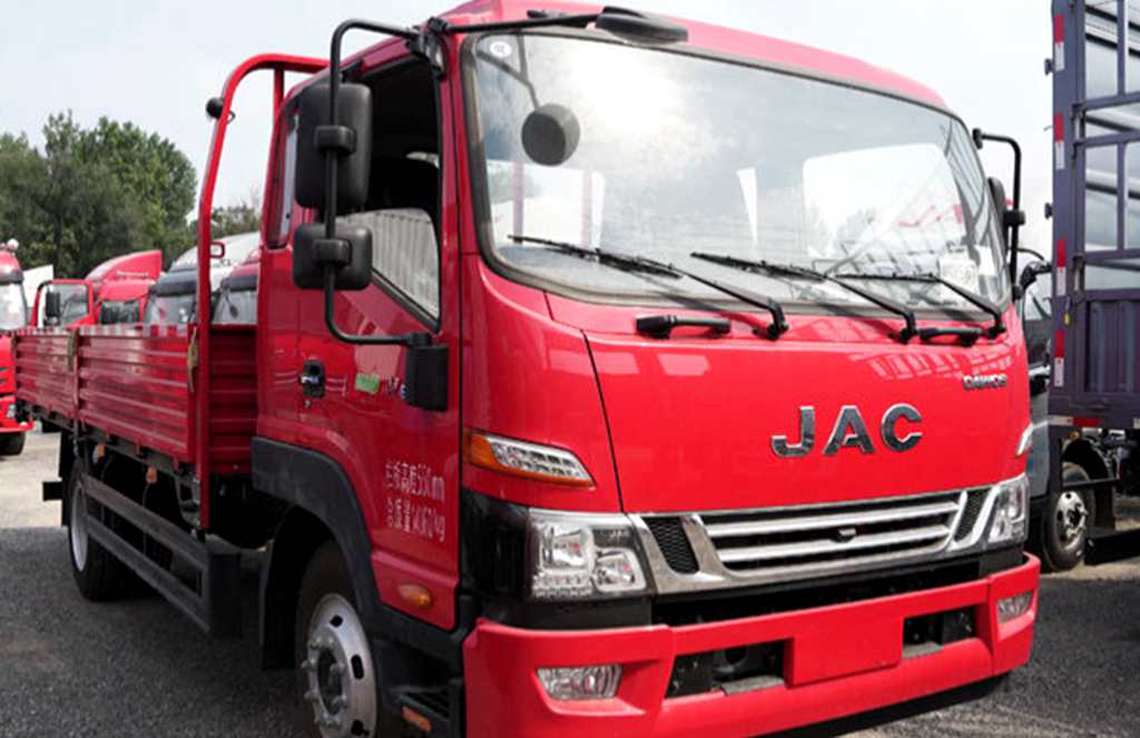 江淮1卡德沃斯中卡 助力崔师傅畅行绿通、轻松赚钱