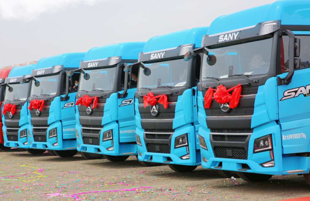 聚力节能减排 | 批量三一电动重卡于日照上牌运营