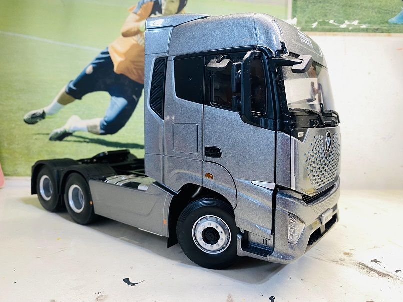 中规中矩的做工中,后桥“彩蛋”眼前一亮,欧曼银河牵引车模型实拍 - 第31张 - 提加商用车网 中规中矩的做工中,后桥“彩蛋”眼前一亮,欧曼银河牵引车模型实拍 - 第31张