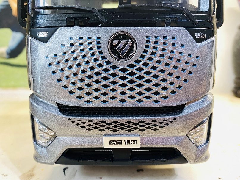 中规中矩的做工中,后桥“彩蛋”眼前一亮,欧曼银河牵引车模型实拍 - 第2张 - 提加商用车网 中规中矩的做工中,后桥“彩蛋”眼前一亮,欧曼银河牵引车模型实拍 - 第2张