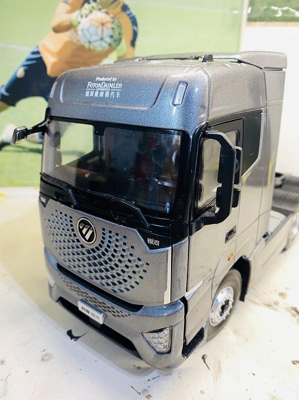 中规中矩的做工中,后桥“彩蛋”眼前一亮,欧曼银河牵引车模型实拍 - 第3张 - 提加商用车网 中规中矩的做工中,后桥“彩蛋”眼前一亮,欧曼银河牵引车模型实拍 - 第3张