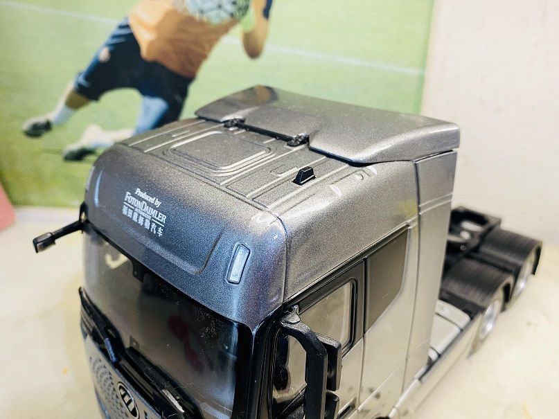 中规中矩的做工中,后桥“彩蛋”眼前一亮,欧曼银河牵引车模型实拍 - 第4张 - 提加商用车网 中规中矩的做工中,后桥“彩蛋”眼前一亮,欧曼银河牵引车模型实拍 - 第4张